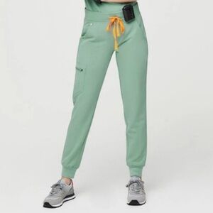 Figs Zamora Joggers scrub pants in Jade Green Size